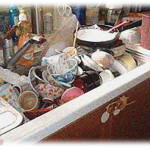 【ムカつく話】生活費折半なのに家事はほぼ私・・・彼の分担分は放置してたら「助け合いだろ」って切れられた