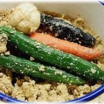 【墓場まで持っていく話】結婚直前、旦那に大学時代からの親友に紹介されたときのこと。旦那と親友は昔話に花を咲かせ、喪の私はほとんど会話できなかった。でも旦那がトイレに行ったとき、必死で話題を探し、旦那が好きなぬか漬けの話をしたら……