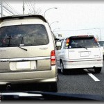 【DQN返し】大渋滞の高速道路の路肩をDQNぽい外車が猛スピードで走ってきた。無理矢理車線に割り込もうとした瞬間、前の車の運転手が叫んだ