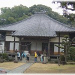 【嫁同士】実家が田舎の寺の為、行儀見習いやお遍路さんや修行僧やらと常に家に他人がいる生活をしていた。その為結婚を機に義理親族と同居しても7割くらいの良好さで過ごせていたが突然義兄夫婦が不公平だと言い始め同居を変わって欲しいと言い出した。