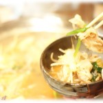 【愚痴】旦那と食事するのが本当に嫌だ。勝手に一人で食べ始めるわ、TV釘付けで番組も録画したものの中から長時間かけて厳選してみる。普段はなんとか一緒に食べないようにしてるけど、鍋のときは逃げられないし、さらに面倒くさくってもう･･･。