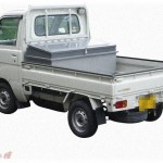 【衝撃】マンションに駐車場がなかったので近所の駐車場を借りた。夜になって車を止めようと思ったら自分の駐車スペースに軽トラが止まっていた。翌日はスペースが空いていたので止めたが、次の日私の車は見るも無惨なくらいボコボコになっていた。