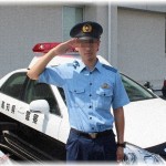 【衝撃】近所を歩いていたら警察官に呼び止められた。「（職質？ 俺そんなに怪しい格好してたかな？）」と思いながら返事をすると…