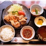 【ずうずうしい話】唐揚げランチを頼むと唐揚げ食べ放題になる店で上司と２人で食事をした。私は唐揚げランチ、上司は普通のメニューを頼んだが、上司は自分のご飯を早々に食べ終わると私の唐揚げを食べ始めた！