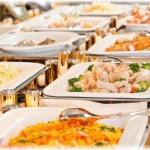 【衝撃】大人3人、子供1人でビュッフェ形式のレストランに行ったとき、店員に衝撃的なことを言われてしまった…