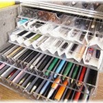 【修羅場】同棲していた彼女に、学生時代から買い集めた安価から高価なもので、300万は余裕で超える万年筆を捨てられた。彼女とは結婚まで考えていたけど、冷めた。基本的に、普段使っている一軍以外は全て鍵付きのケースに保管していた。その中には……