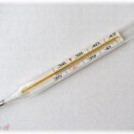 【スカッとする話】かなり頑固でわがままな60代男性の患者さんが体温が34度しかなくて心配だから検査してくれとしつこい。脇汗かいて皮膚の温度が冷えただけと説明してもしつこい。なので検査してあげた。