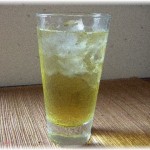 【復讐】トメの口癖は｢私は足が悪くて杖無しじゃ立つ事も歩く事も出来ないの」そのトメが｢冷たいお茶が欲しい｣と言ったので用意して居間に戻ったら杖で足を叩かれた｡ 旦那がトメを怒鳴りつけ、同時に私はお茶が入ったグラスを……