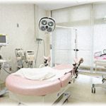 【離婚】夫原因の不妊が発覚し、顕微授精を試みることに。採卵手術前の腰椎麻酔が悲鳴も出ないぐらい痛くて歯を食いしばって耐えていたら涙だけボロボロでた。涙の乾いたあとを見て旦那が「いくつだよｗｗｗ」と笑った。さらに…