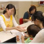 【和む話】保健師「あなたのお名前は？」娘「えーと、3才です」 保健師「3才なのね。お名前言えるかな？」娘「3才でイヤイヤ期だから言えないの」