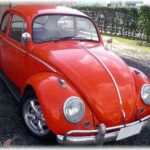 【衝撃】レトロな外車で買い物をした後、駐車場で休んでいたら丹波哲郎風のおじさまが助手席の窓をコンコンと叩きドアを開けた。珍しい車だから見せてもらってもいいかと言うので了承したらいきなり助手席に乗り込んできた。