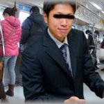 【ちょっといい話】足を骨折してた私にサラリーマンが「僕は次の駅で降りますから」と席を譲ってくれた。私が6駅先の終点で降りコンビニに立ち寄ると、なぜかとっくに降りたはずの彼がいて・・・