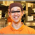 【スカッとする話】牛丼に髪の毛が入ってたと怒鳴るガラの悪い客に、優男風の店長がペコペコ頭を下げていた。代金を返した後も喚き続ける客に店内ウンザリしてきた頃、店長が極上スマイルで言った・・・