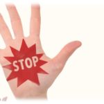 【衝撃体験】小6の時、友達が車にはねられた。駆け寄ると友達は「見ないほうがいい！」って遮ったんだけど、見ちゃった…