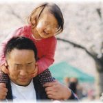 【ほっこり】ＳＣのフードコートで隣の席に5歳ぐらいの女の子とその両親がいたんだが、パパ大好きっ子の鉄板「大きくなったらパパのお嫁さんになりたいなっ！」が聞こえてきた。