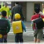 【スカッとする話】小学校４か５年生の頃、１個上の学年の男子から悪口をずっと言われていたので毎朝通学路で一緒になる先生に相談した結果・・・