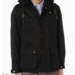 【恐怖の追跡者】一人で街を歩いていると、ふと後ろから人がついてきている事に気がついた。「どこまでいくのかなあ」とボソボソつぶやいているので怖くなって行きつけのバーに入ったら・・・