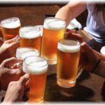 【修羅場】彼女と一緒に行った仲間内の飲み会で調子に乗りすぎて記憶が飛んだ。朝目が覚めたら彼女から「もう会いたくない」とメールが。電話しても出ず、酔ってる間に何かあったのかと他の参加者に聞いたら大変なことをしてしまったらしい…