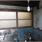 【衝撃体験】ボロボロ服着て髪も自分で刈る手取り19万の貧乏夫。家賃上乗せしてもう少しいいアパートに引っ越さない？と提案したら「俺の給料じゃ賄えないし・・・そうだ、家を買おう！」→　翌週夫が持ってきた通帳を見ると・・・