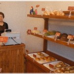 【キチ泥ママ】パン屋でおつりを多くもらったので返したら、それを見ていた見知らぬ女が絡んできて理解不能なことを言い始めた！