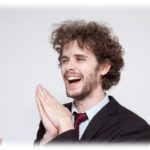 【スカッとする話】定年退職後暇を持て余している舅と、息子ラブの姑がアポなしで我が家に突撃してくる。昨日も仕事から帰ったら居間にいやがった。そして嫌味攻撃を仕掛けてくる、んだけど…