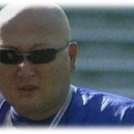 【衝撃体験】ネズミの国に子供を連れて行ったら人が多過ぎてパレードが全く見えなかった。夫が肩車しても無理そう。一家でショボーンとしていたら、背後から殺気？！！振り返るとそこには強面スキンヘッド男が！