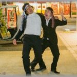 【修羅場】祭りの日に酔っ払った公務員4人が思いっきりぶつかってきて、謝りもせずに通り過ぎた。俺「おい！」公務員「ギャハハハハ！気にすんなってｗｗ」ブチ切れた俺は・・・！