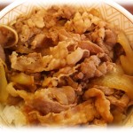 【スカッとする話】牛丼屋でバイトしてた時、酔っ払いが女の従業員さんに絡んでた。酔っ払い「並と…君が欲しいｗｗ」女の子「はい、わかりました」→結果ｗｗｗ