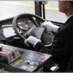 【胸糞】初めて後ろ乗りバスに乗った。運賃の入れ方がわからず手間取ってたら、バス運転手に「早く入れろよ」と暴言を吐かれ、さらに・・・