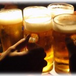 【愚痴】旦那には仲の良い友達が4人いて、そのリーダー格の人の誕生日には食事おごり＆プレゼントを毎年してる。だけどリーダーから旦那にはメールすらない。家計も厳しいからそんな事に出費して欲しくない。