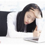 【愚痴】自分の部署にはもう一人女性社員がいるが産休を取った。この女性社員の分の仕事を全部押し付けられ激務になった。会社に人を入れてくれと言っても一年で社員が戻ってくるから我慢しろと言われ一年間二人分の仕事をしたが女性社員はまた妊娠して産休を取った。