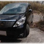 【スカッとする話】会社近くの道路は結構渋滞する。その中にいつも右折車線を使って直進列の先頭に割り込むアルファードがいる。頭に来た我々はそのアルファードに乗ってる奴を特定する事にした。