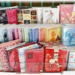 【とばっちり】若いカップルが手帳を買いに来たが彼女の方が不機嫌で、彼氏をガン無視！