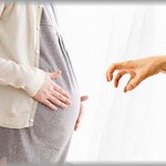 【衝撃体験】妊娠中、義兄嫁が無断で人のお腹触って「こっちへおいで～」と何か持ってく仕草をした。気味悪くて「やめて」と手を払ったら・・・