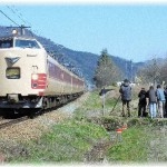 【非常識】鉄道沿いの我が家の庭に6～10人ぐらいの老若男が門を壊して侵入してきた！「出てけ」と言っても無視されたので通報した結果・・・