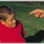 【コトメ】性格が悪いコトメとコトメ子。家のものを壊して盗んでいったりするので旦那は怒るしウトメも叱るのに懲りない。ある日妊娠中に義実家で休んでいたらコトメ子にお腹を殴られた。反射的に思いっきりコトメ子を殴り飛ばし鼻血を出すコトメ子を叱り続けた。