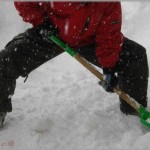 【ずうずうしい話】職場で専属雪かき要員にされ「まだ終わってないのか、グズ！」とののしられていた。しばらくしてそこを辞めたんだけど、冬になると店長から留守電が・・・