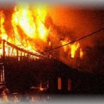 【報復】昔俺と友人をいじめてたＤＱＮの家に災難が続き、一家離散したらしい。なんかの呪いかと思ってたら、実は・・・