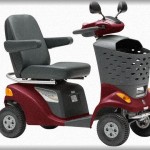 【ずうずうしい話】 今日地元の大型スーパーに行ったら、レジに「　お年寄り向けスクーター　」に乗っかったおばちゃんが並んでいてびっくりした。