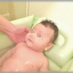 【不注意】トメがコトメ子を預かった時、４６度の湯に入れたり外出時に必ず怪我をさせて帰ってくる。なのに「　嫁子ちゃん、孫ちゃんいつでも預かるからね！ 私のほうが安全だから！　」と言ってくるので困る