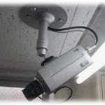 【修羅場】パートで入ってる店で万引き犯人の画像に目線を入れて「万引きはおやめください」みたいなポスターを作った。そしたら何人かのママから「Aさんに子供がいるの知ってるくせにさらし者にするなんて酷い」と抗議された。私が作ったわけでもないし、Aママと親しくも無いしと言ったんだけど分かってもらえず、園で嫌がらせをされるようになった。最初はスルーしてたんだけど子供にまでその被害が及んで…