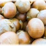 【衝撃体験】料理大嫌いな母と生活していて、ほぼ自分が料理作ってるんだけど夜勤の日は料理作れない。ある日夜勤明けに家に帰ると玉ねぎが皿に乗ってた。なにこれ？