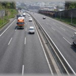 【衝撃体験】花火大会の帰り、トラックが突然ハイビームにしてパッシングとホーンの嵐。慌てて視線を前方に向けると・・・