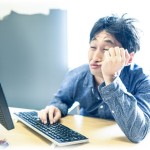 【DQN返し】新卒で働いた会社は絵に描いたようなブラック企業で、特に課長が最悪だった。母親が亡くなった時も暴言を吐かれ忌引休みなんてもらえなかった。その後、先輩のお兄さんが亡くなった時にも暴言を吐き、その暴言は俺の母親にまで飛び火した。俺は空手をやってて、拳が凶器だと知っていたから人を殴ったことなんて無かったけど…。俺、キレちまったよ…。