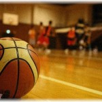 【自業自得】中学時代、ﾊﾞｽｹが上手く学校の得点王的存在だった幼なじみ「ﾁｰﾑﾌﾟﾚｲ何それ美味しいの？ｗ」→ﾊﾞｽｹ強豪校に進学した結果