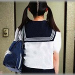 【衝撃体験】中学生のとき、二人暮らししてた母が突然出て行ってしまった。1週間後、学校から帰ると玄関に鍵がかけられ、真冬に重いカバンをもったまま途方に暮れた私は・・・