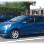 【スカッとする話】優しい雰囲気の小さなお婆さんが持っている駐車場に、近くに越してきたAさんが、娘の送り迎えの間だけ車を止めさせて欲しいと言ってきた。お婆さんは好意でOKしたんだけど、最初の頃は短時間だった駐車時間が長くなり、注意しても改善されなかった。そんなAさんが1週間ほど駐車場に停め続けた結果…。