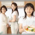 【スカッとする話】嫁の務めはとか我が家の秘伝の料理とかを披露する姑。そんな姑に21歳の義弟嫁が言った一言が素晴らしかった。