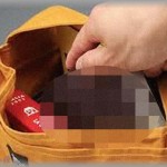 【泥ママ】コンビニのトイレに入る時レジに預けてたカバンを取りにいったら、店員と子連れの女性が私のバッグを漁っていた。慌てて取り返し中を確認したら、とんでもないものが盗られてた！！