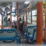 【スカッとする話】バスでの池沼っぽい子と母親が座っていて子供が前のおねーさんのシュシュやらペンダントの鎖を引っ張ったりしていた。おねーさんが注意するとやめるがすぐいじっている。おねーさんが避けるとその母親がとんでもない言葉を発した。